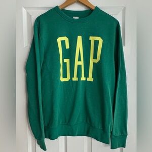GAP Green Crewneck Sweatshirt Large Yellow Logo Classic Trendy Traditional